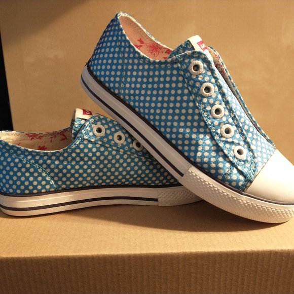 Levi's Kid Shoes - Picture 2 of 2